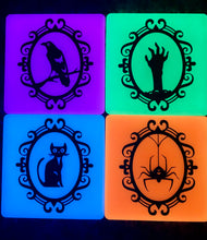 Load image into Gallery viewer, Eerie Frame